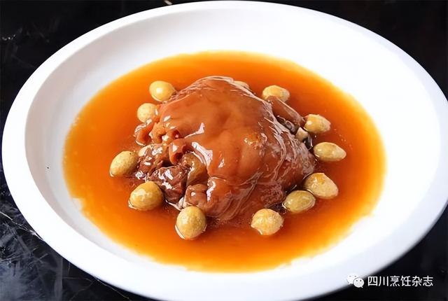 四川怎样炒鸡脚好下饭(火焰青椒鸡菜根回锅肉) 四川怎样炒鸡脚好下饭(火焰青椒鸡菜根回锅肉)