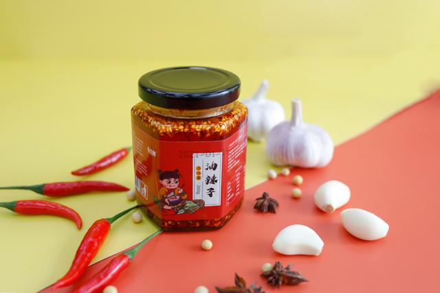 重庆正宗的油辣子咋做（这才是正宗的川味油辣子）