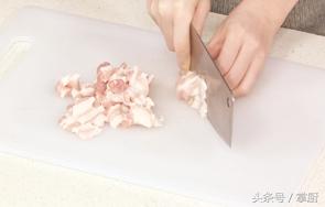 腐乳焖豆角做法（婆婆教做干豆角腐乳蒸肉）