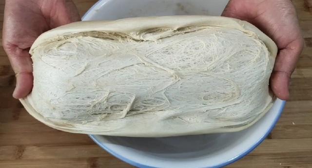 教大家如何做貌美又好吃的花卷（不加一滴水教你做松软咸香的花卷）