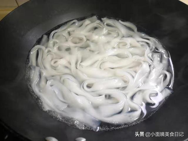 宽粉的神仙吃法酸辣（宽粉不止烫火锅好吃）