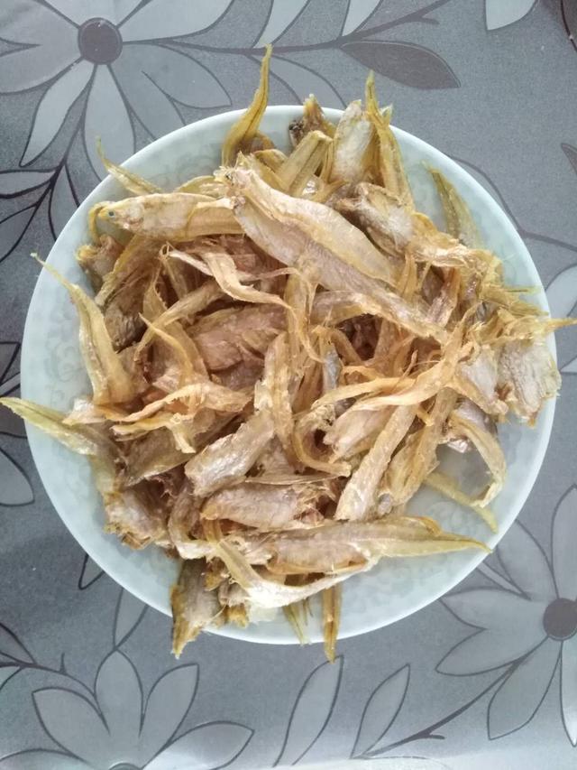 龙刀鱼最正宗的做法(尖椒炒毛刀鱼好吃又下饭) 龙刀鱼最正宗的做法(尖椒炒毛刀鱼好吃又下饭)