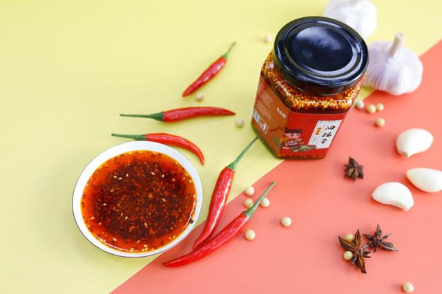 重庆正宗的油辣子咋做（这才是正宗的川味油辣子）