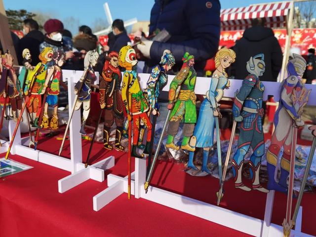 迎春花市潮玩灯笼美食集市（美食小吃非遗表演）