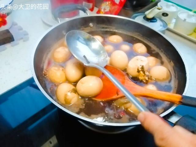 最简单的茶叶蛋的做法（端午美食之家常茶叶蛋的制作）