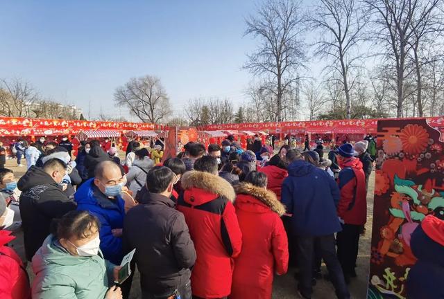 迎春花市潮玩灯笼美食集市（美食小吃非遗表演）