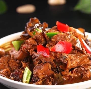 鸡架好吃的家常做法（鸡架怎么做才好吃）