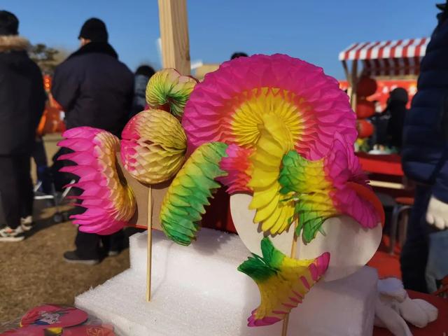 迎春花市潮玩灯笼美食集市（美食小吃非遗表演）