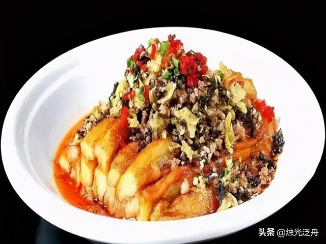 湘菜尖椒肥肠怎么做好吃（美食推荐酱香黑猪脚）