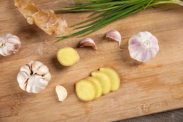 为什么海鲜与羊肉属于发物（羊肉牛肉海鲜）