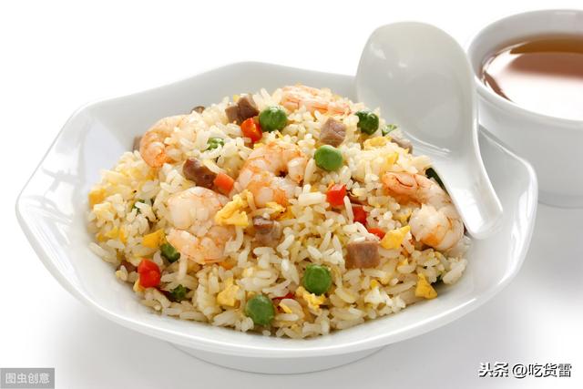 蛋炒饭怎么才能炒出来又嫩又香（大厨教我的3个秘诀）