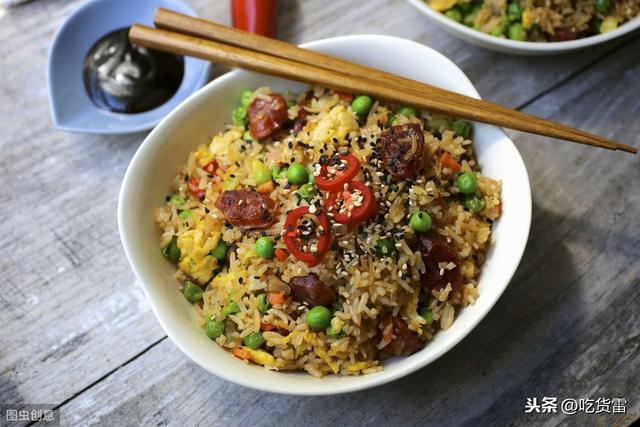 蛋炒饭怎么才能炒出来又嫩又香（大厨教我的3个秘诀）