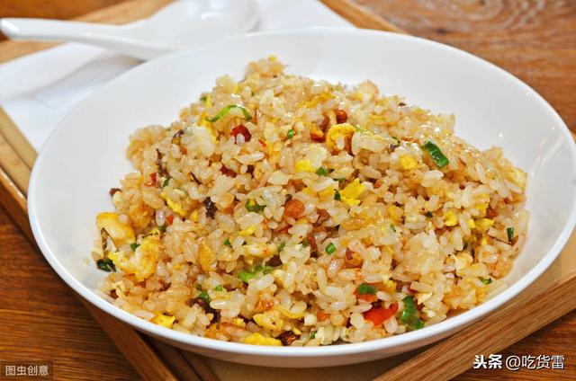 蛋炒饭怎么才能炒出来又嫩又香（大厨教我的3个秘诀）