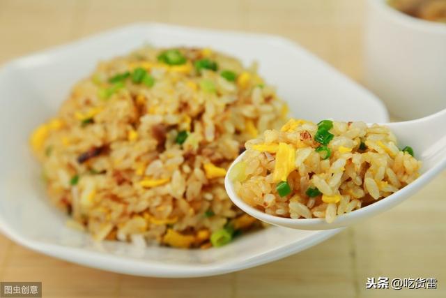 蛋炒饭怎么才能炒出来又嫩又香（大厨教我的3个秘诀）